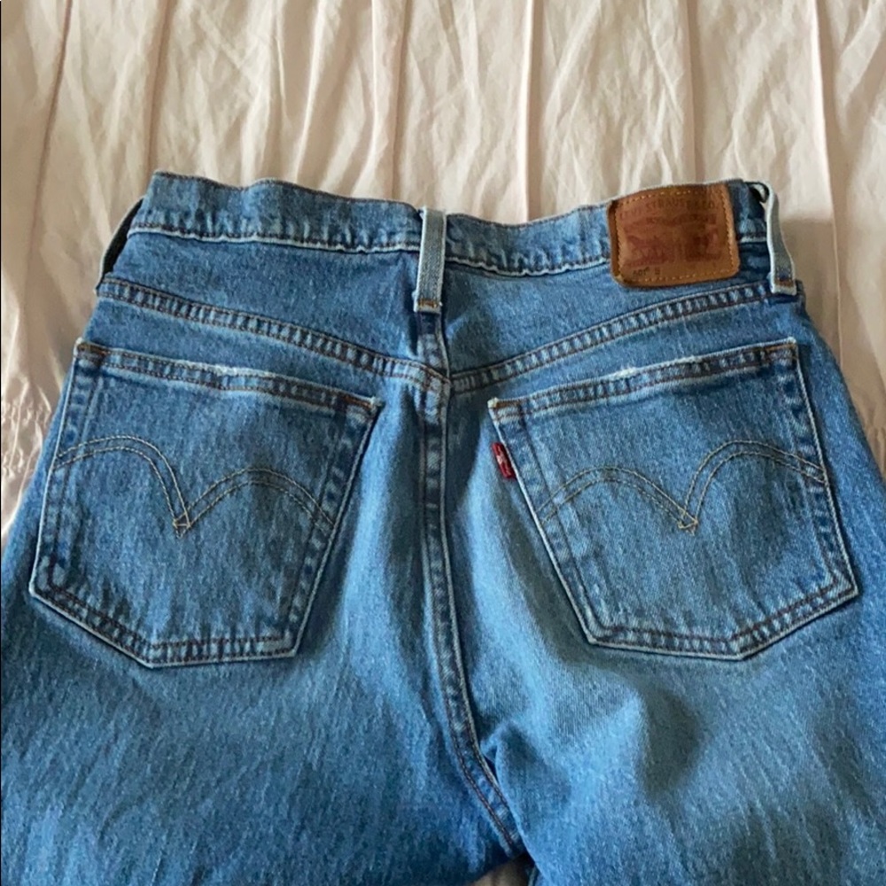 Distressed Levi Jeans 501